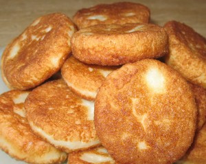  Syrniki (farm cheese pancakes)